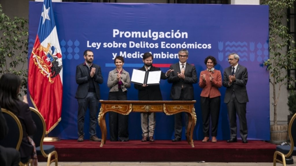 PRESIDENTE GABRIEL BORIC PROMULGA LEY SOBRE DELITOS ECONÓMICOS Y MEDIO AMBIENTALES