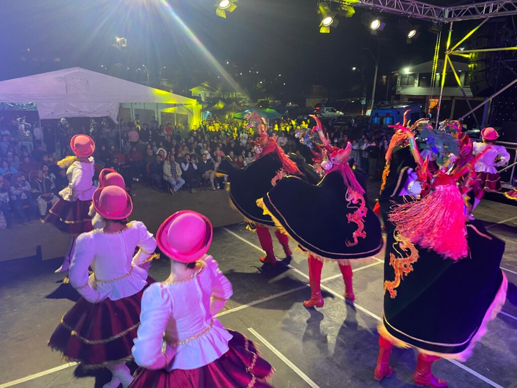 CON MUESTRAS DE DANZAS, GASTRONOMÍA Y MÚSICA INICIÓ EL FESTIVAL INTERNACIONAL DE PUEBLOS ORIGINARIOS