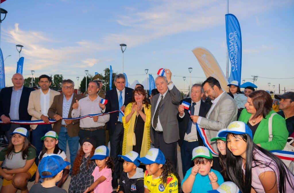 INAUGURAN MODERNA PLAZA PÚBLICA EN POBLACIÓN PEDRO AGUIRRE CERDA EN RAHUE ALTO